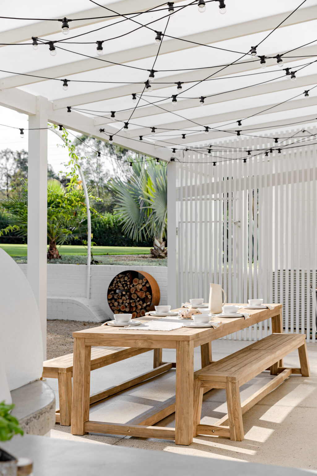 Indoor Outdoor Entertaining Areas - Dream Home 4 - Oak and Orange