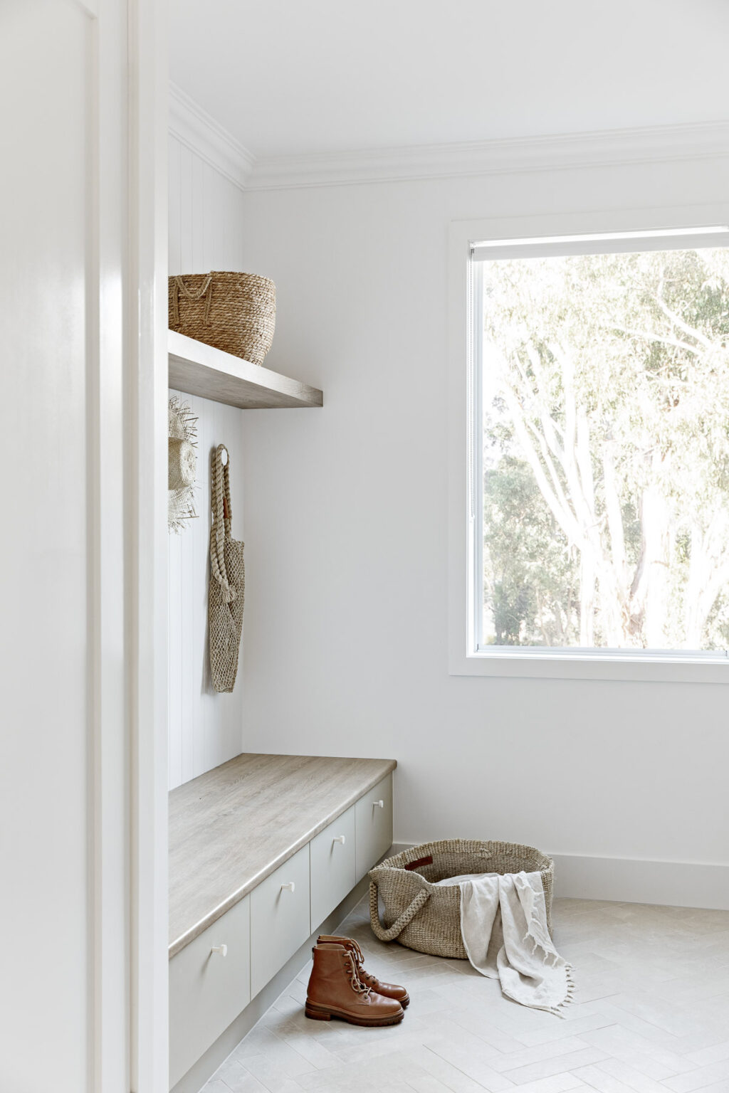 CABINETRY COLOURS : OUR TOP 3 TIPS YOU MUST TRY IN YOUR LAUNDRY - Oak ...