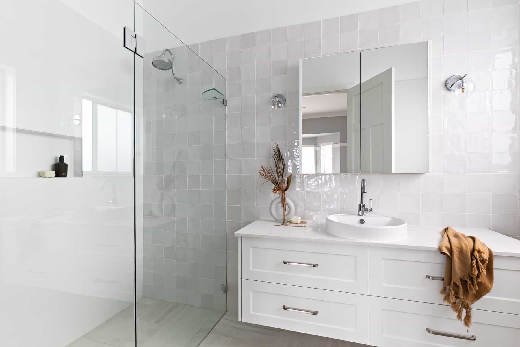 OUR SMALL ENSUITE FLOOR PLANS THAT ARE BOTH CLEVER AND CUTE. - Oak and ...