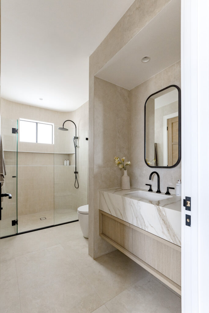 Small Neutral Bathroom