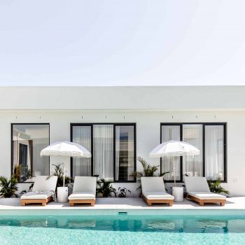 resort style homes australia choosing pool colours