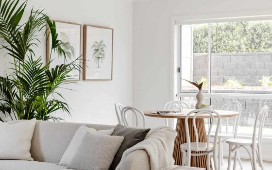 Yobarnie Ave WR-Living 12